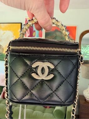 **PRICE FIRM Chanel MAKEUP Mini Inset Pearls Handle Bag w Mirror & Lipstick Slot